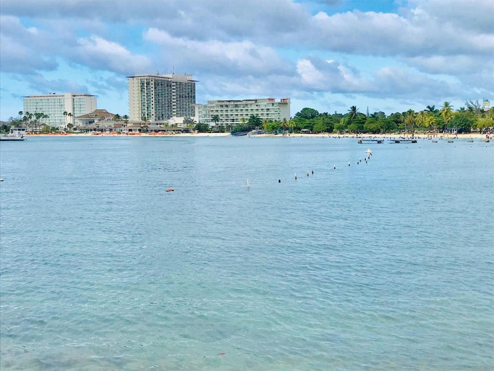 Beach Penthouse A25 Sandcastles Ocho Rios Kültér fotó