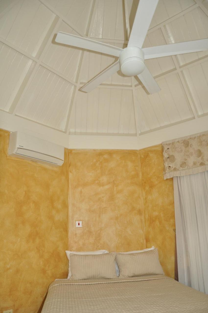 Beach Penthouse A25 Sandcastles Ocho Rios Kültér fotó